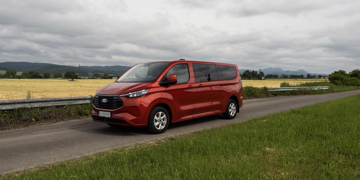 Test: Ford Transit Custom: Je benzín s elektrinou lepší ako dízel? 