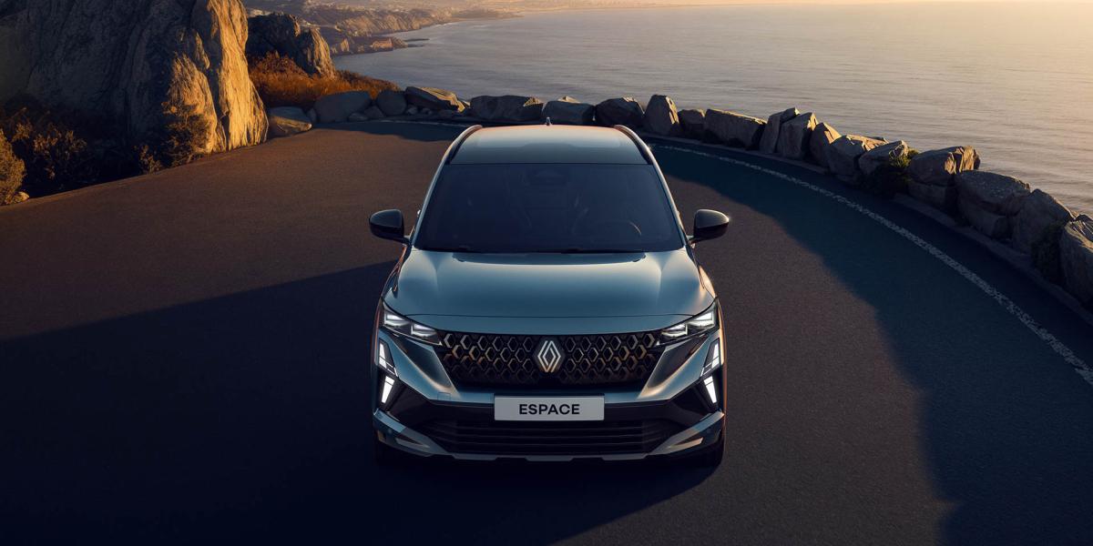 Renault odhalil nový Espace: Všetko, čo o novom rodinnom aute potrebujete vedieť