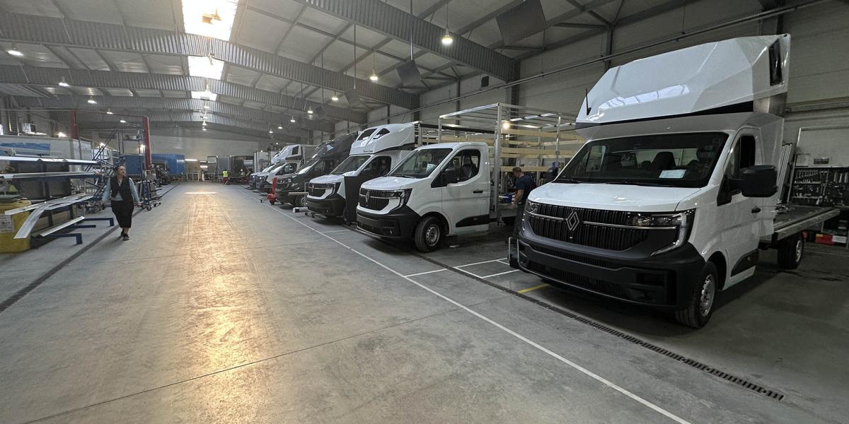 Pozreli sme sa ako Moto Wektor spraví z podvozku Renaultu Master špecializovaný nástroj