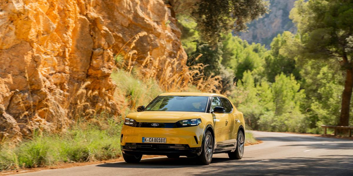 Viac dojazdu pre základ? Ford vymenil batérie pre Capri a Explorer