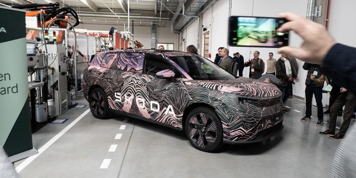V Mladej Boleslavi Škoda vyrába batérie pre nové modely, plus sme videli Peaq naživo