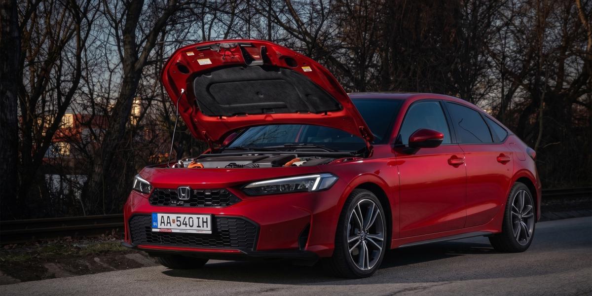 Test: Honda Civic e:HEV je nepochybne jedno z najlepších áut dneška. Doma si ju už neopravíte a vôbec to nevadí