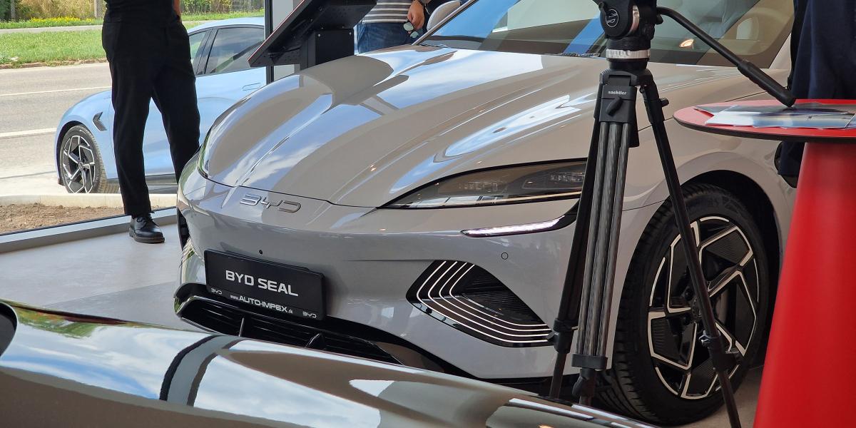 Clá nestačia, na stole je expliticný zákaz výroby áut čínskymi automobilkami