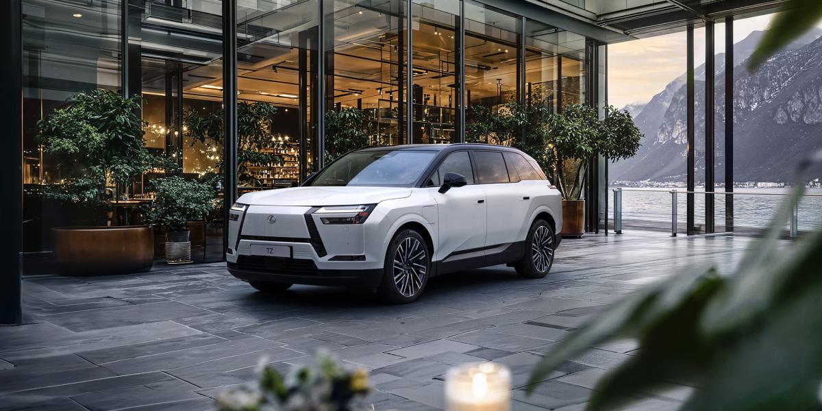 Luxus v elektromobile? Lexus TZ má 6 miest v troch radoch