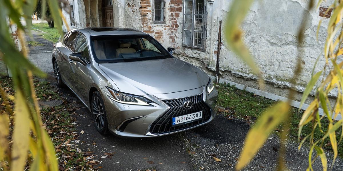 Test: Lexus ES300h - Krížnik za takú cenu ako nebola