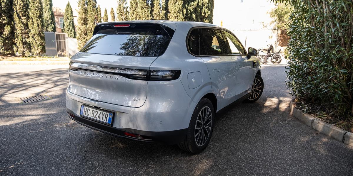 Takto to má zmysel, Leapmotor B10 Hybrid EV má predlžovač dojazdu