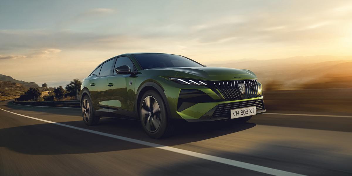 Peugeot 408 prichádza s vylepšeniami, elektrická verzia skočila výrazne vpred