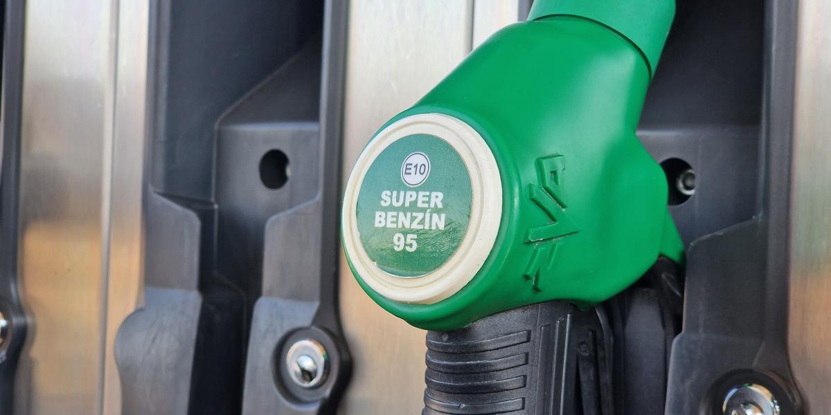 Americký benzín prudko zdražel. Čaká podobný scenár aj benzínky na Slovensku?