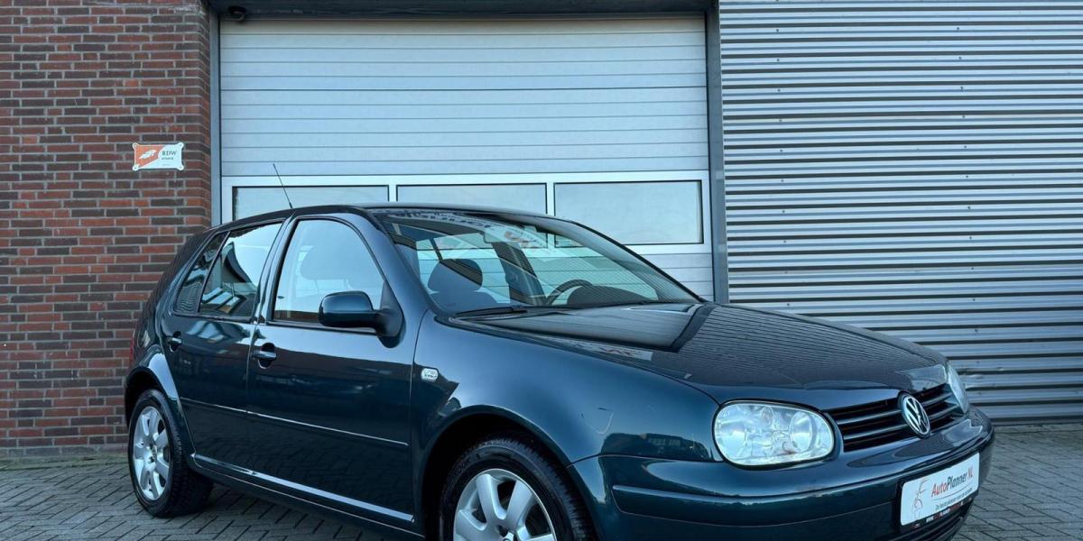 Jazdený Golf IV ako zo škatuľky. Niekdajší sídliskový sen je na predaj za menej ako 10-tisíc eur