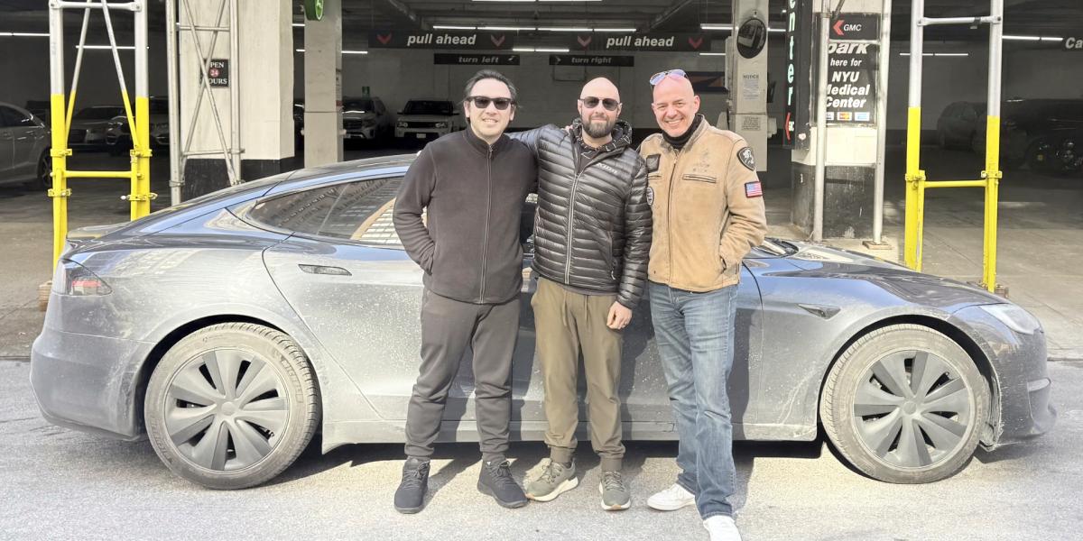 Tesla prvý raz prešla z Los Angeles do New Yorku iba v autonómnom režime. Prečo je to tak dôležitá správa?