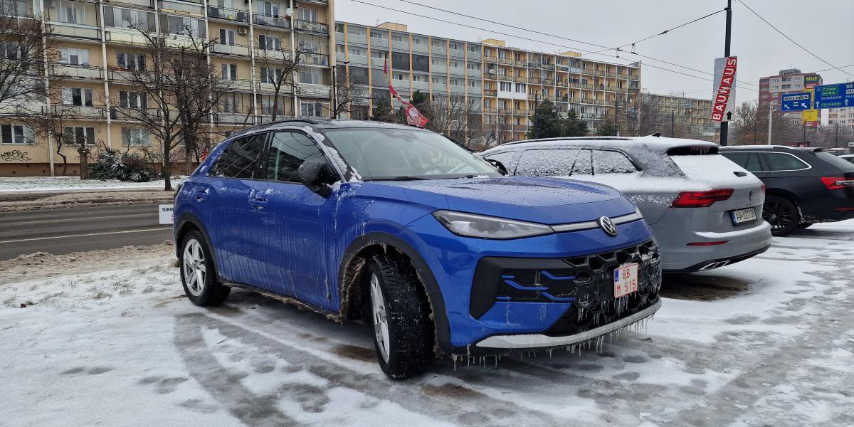 Nechali ste naštartované na voľnobeh, zatiaľ čo ste oškriabali auto? Dnešným motorom tak skôr škodíte
