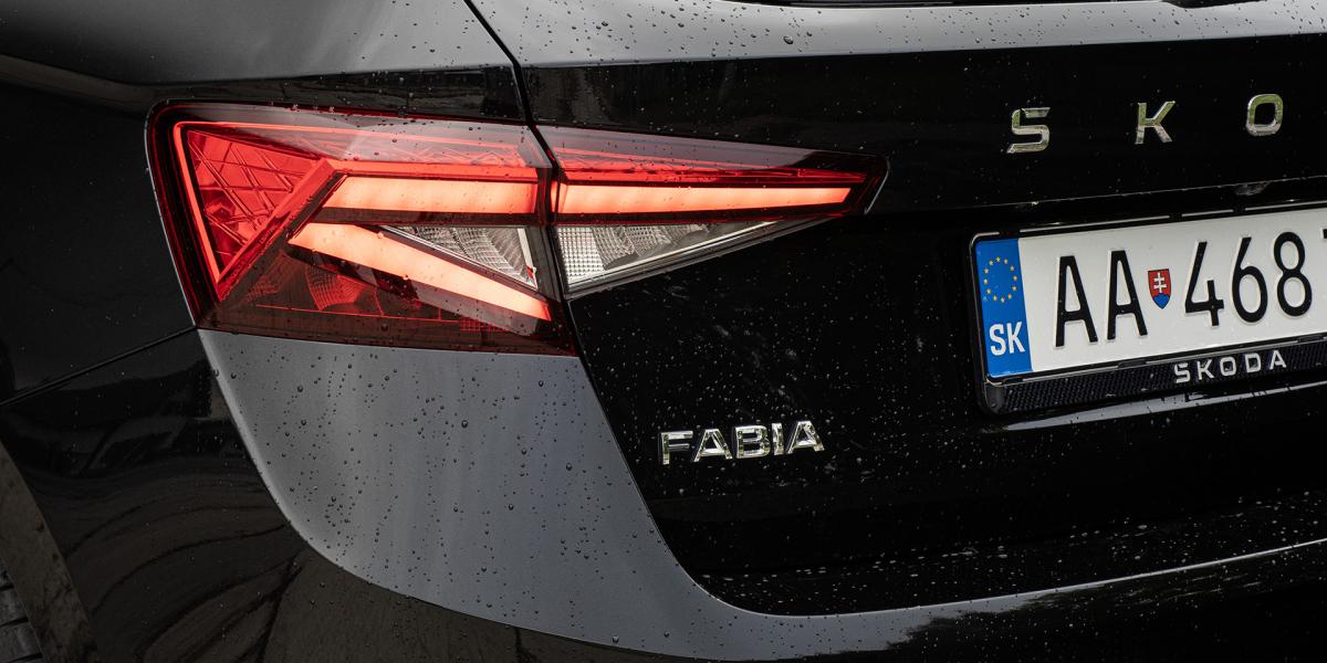 25 najpredávanejších nových áut na Slovensku 2025. Predalo sa 101-tisíc nových áut, iba 5,3% boli elektromobily