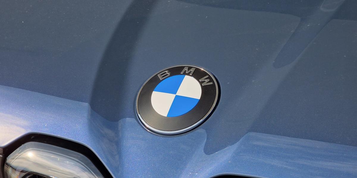 Predaj automobilky BMW klesol v prvom štvrťroku na 565 748 áut