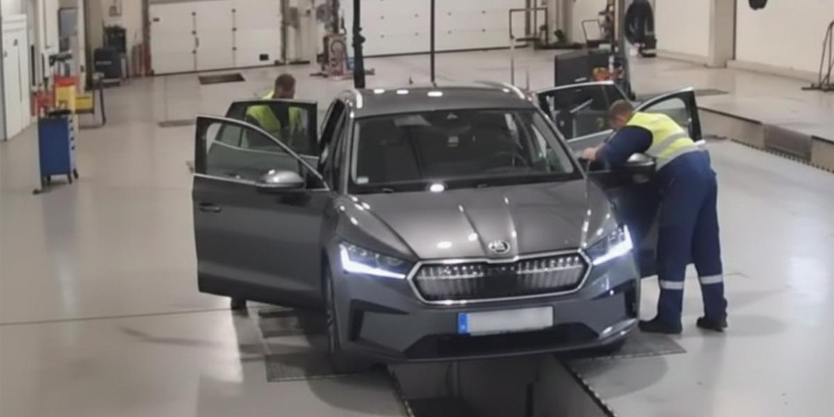 Prvá technická kontrola elektromobilu vie prekvapiť. Na tieto veci si treba dať pozor