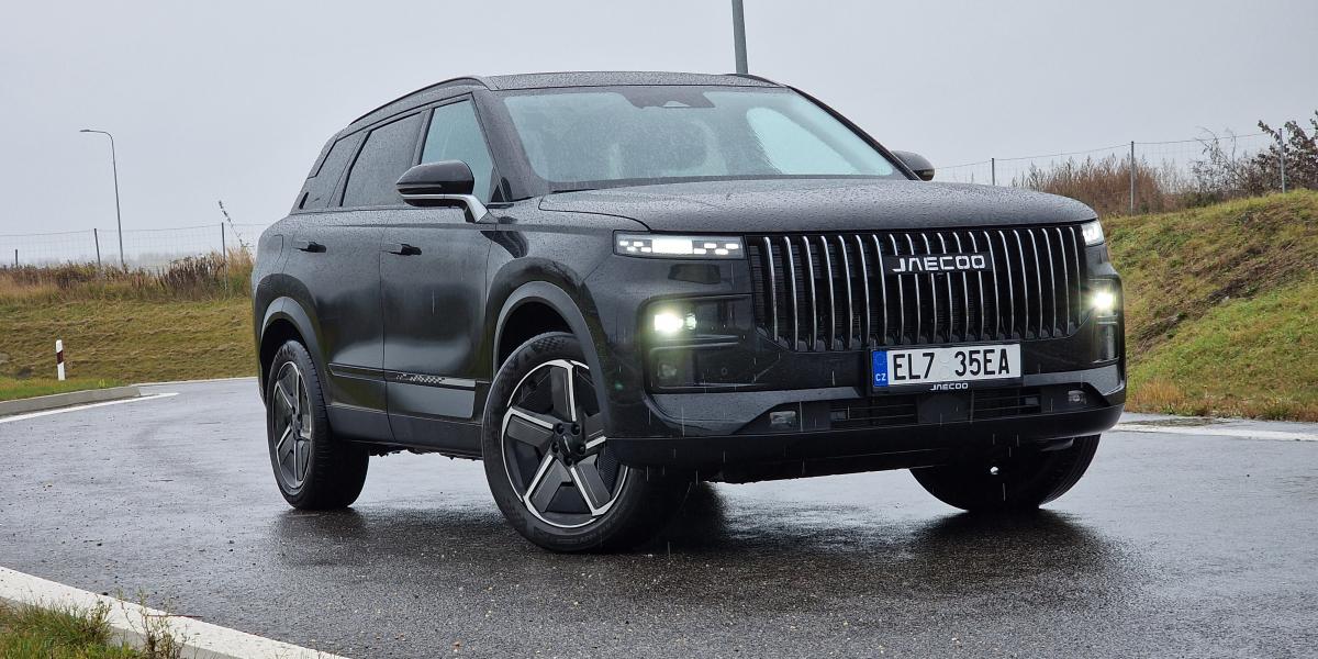 Test: JAECOO 7 SHS za 37-tisíc. Hra na luxus mu ide, jazdí slušne, záruka 7 rokov. Stačí to na prelomenie nedôvery?
