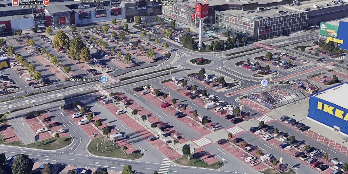 Viac než 800 eur za parkovanie. Bratislavské nákupné centrum zásadne mení parkovaciu politku