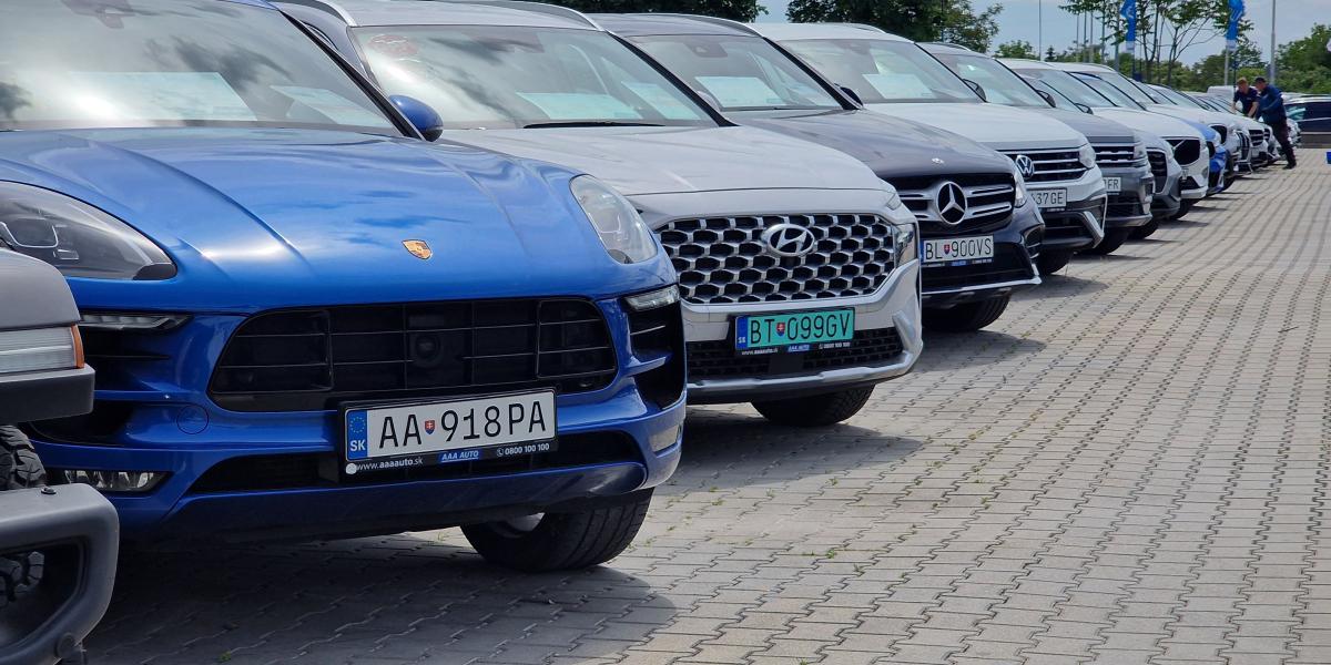 Sľúbili, že mu predajú auto, stratili sa aj s ním. Náš najväčší autobazár upozorňuje na podvodníkov s jazdenkami