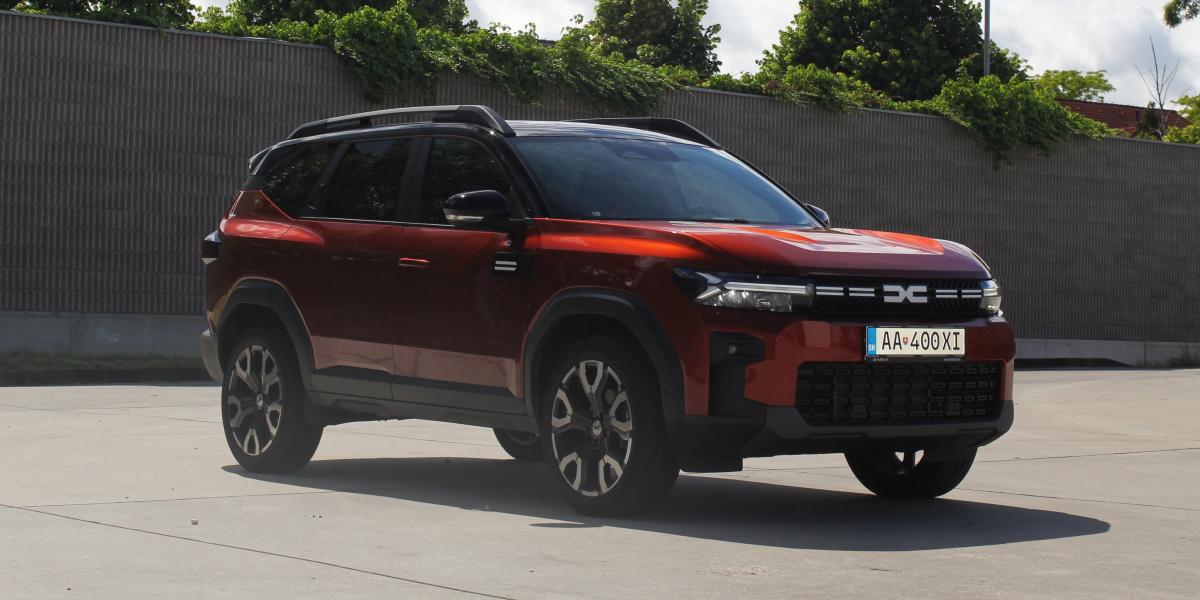 Test Dacia Bigster Hybrid: Oplatí sa priplatiť za hybrid? Kde kúpiť lacnejšie ako v oficiálnom cenníku? 