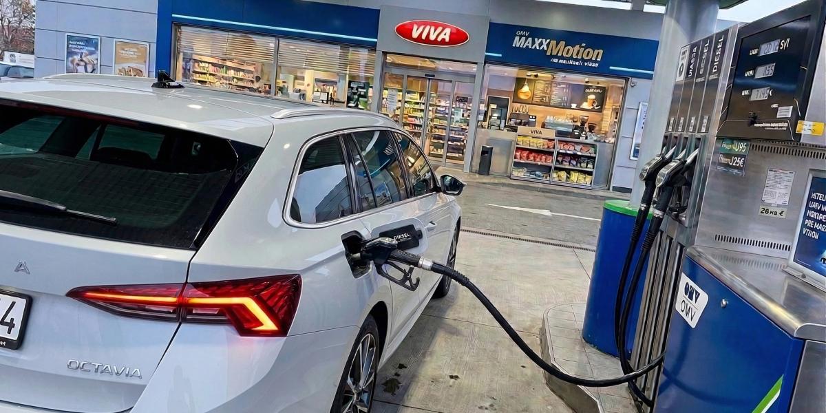 Cena nafty na Slovensku prvý raz prekročila 2 eurá. Vláda stanovila ceny od piatka, zvýšenie sa už dotkne aj slovenských motoristov