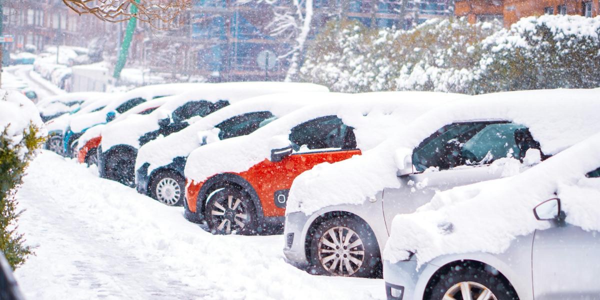 Ako naštartovať auto s vybitou batériou: 4 overené spôsoby