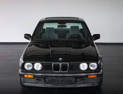 BMW Rad 3 E30 320i