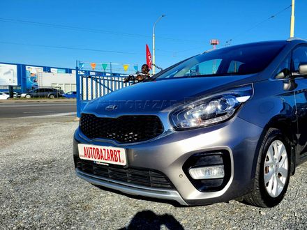 KIA Carens 1.7 CRDi 141k Platinum A7
